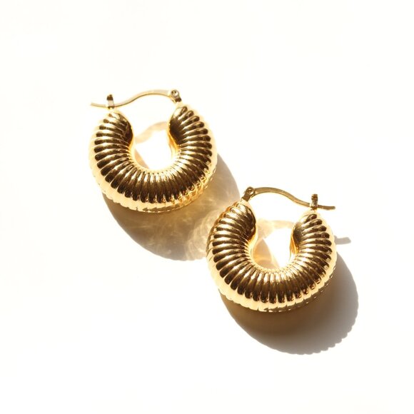 14K Gold Filled Chunky Hoop Earrings - Picture 3 of 5